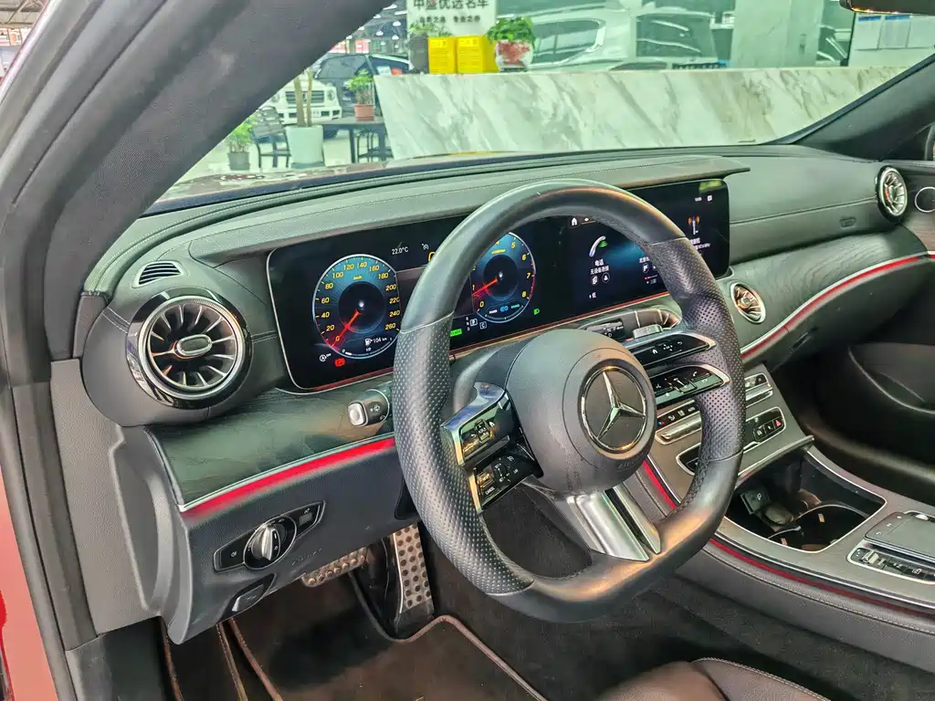 Mercedes-Benz E-Class (Import) — миниатюра 4