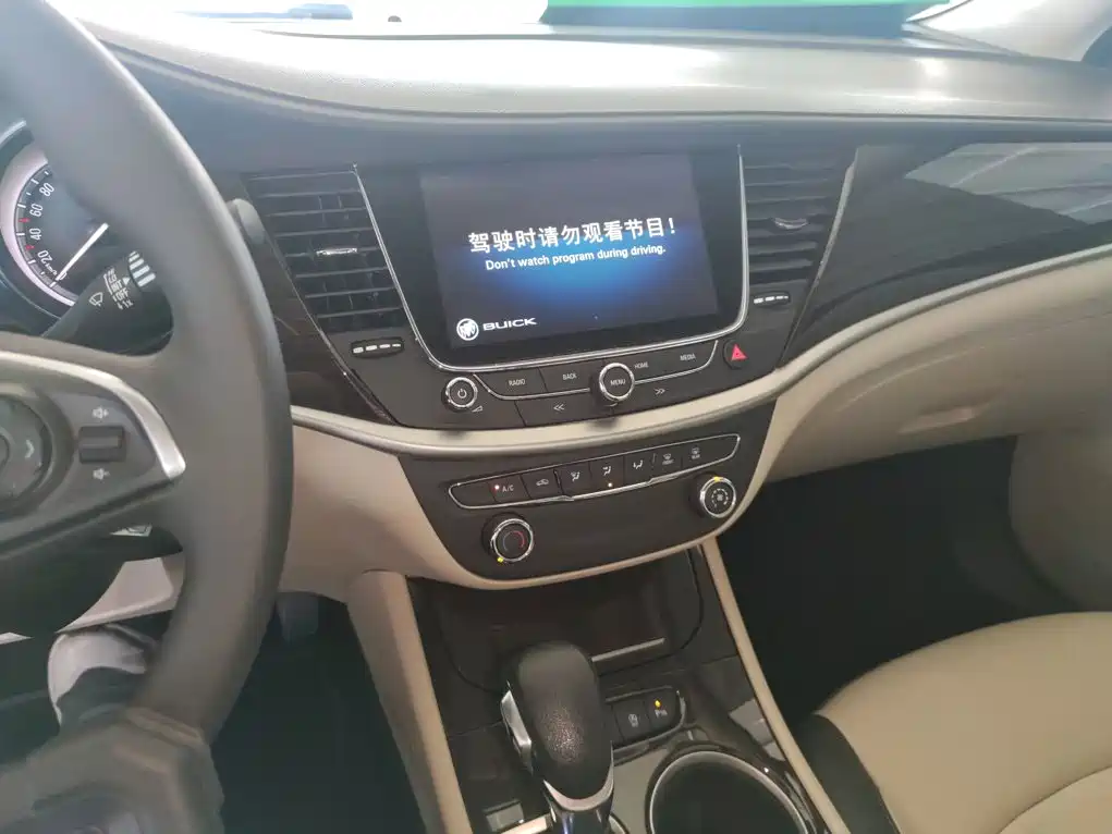 Buick Verano — миниатюра 13