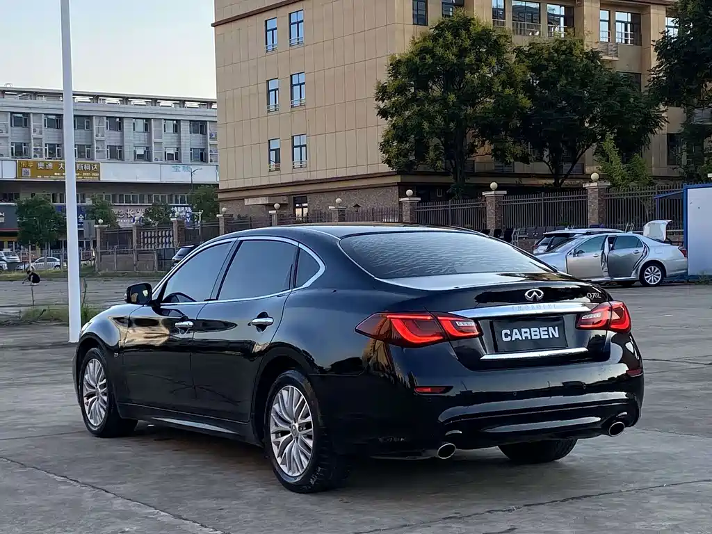 Infiniti Q70 — миниатюра 7