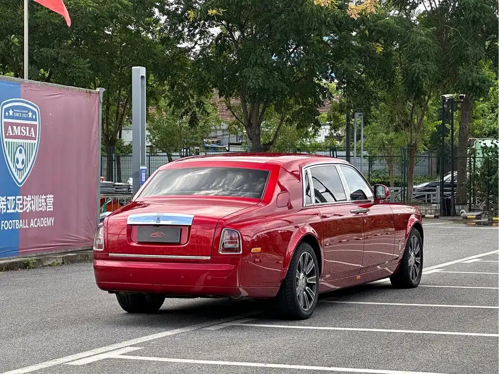 Rolls-Royce Phantom — миниатюра 5