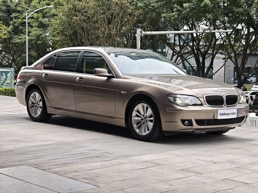 BMW 7 Series — миниатюра 3