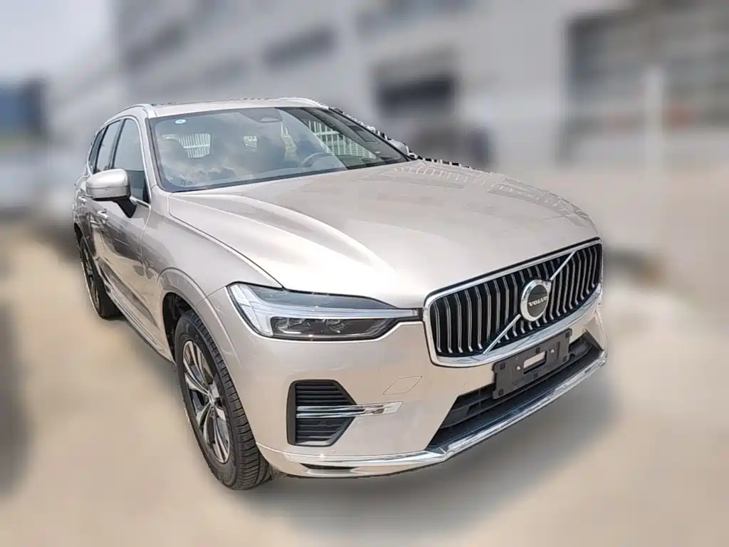 Volvo XC60 2025 B5 Luxury