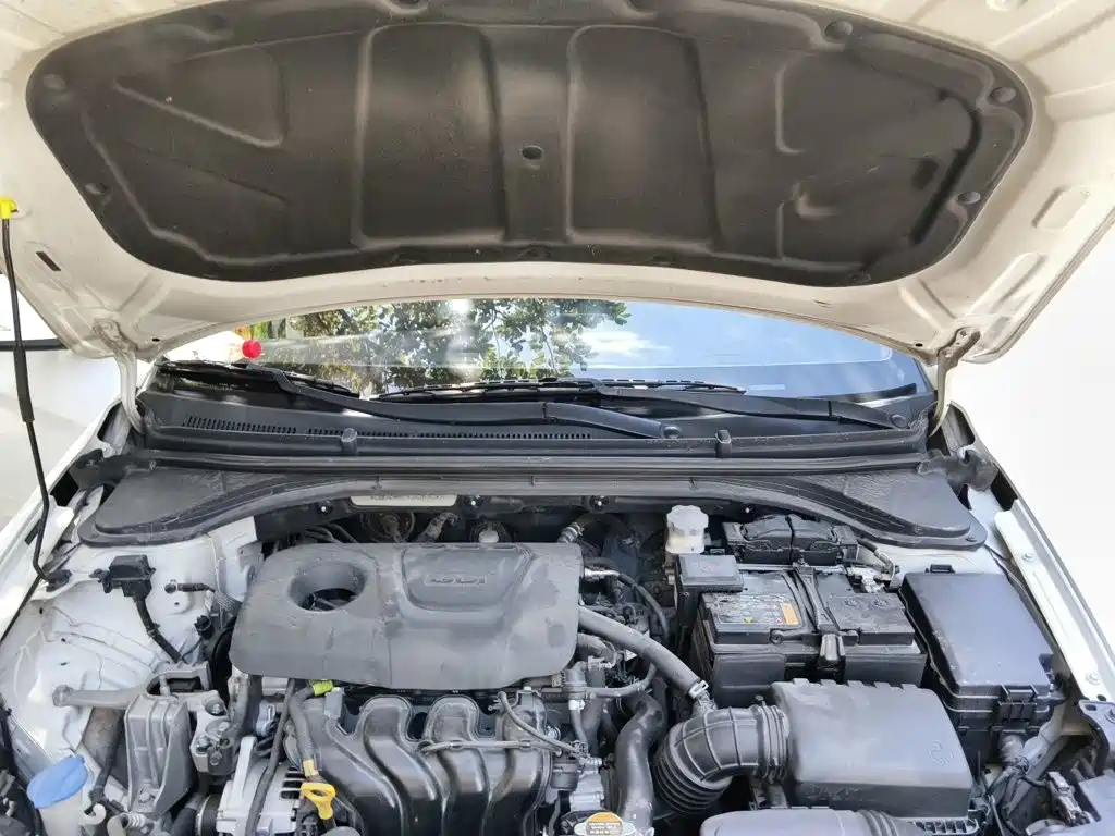 Hyundai Elantra — миниатюра 21