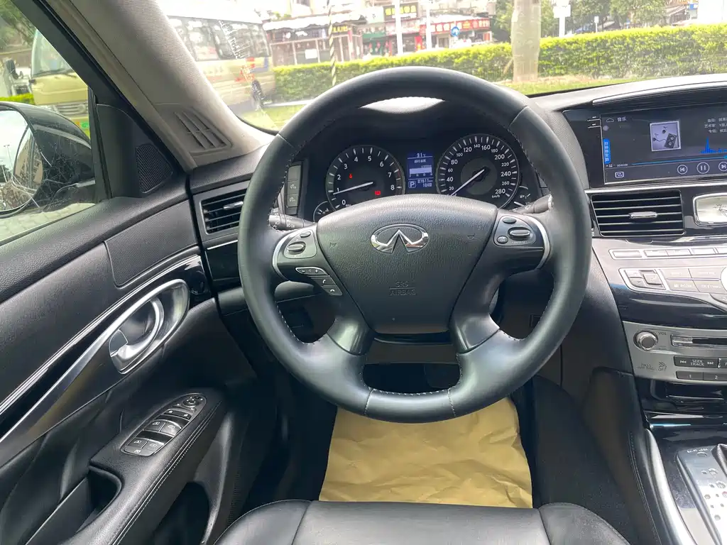 Infiniti Q70 — миниатюра 15