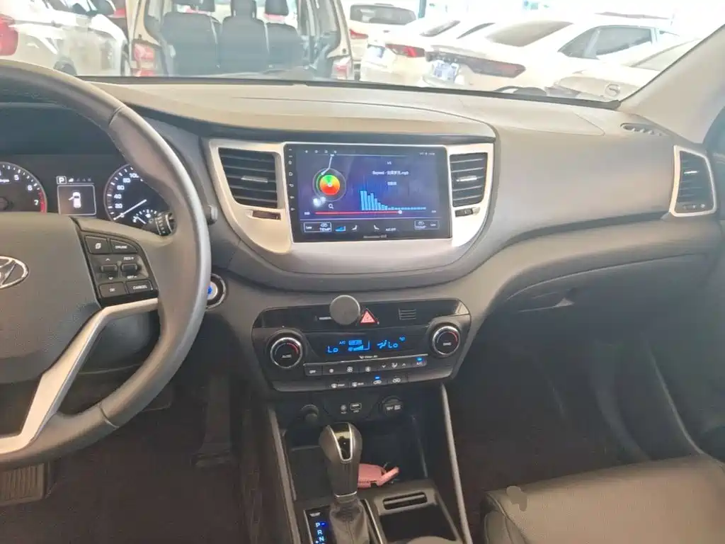 Hyundai Tucson — миниатюра 10
