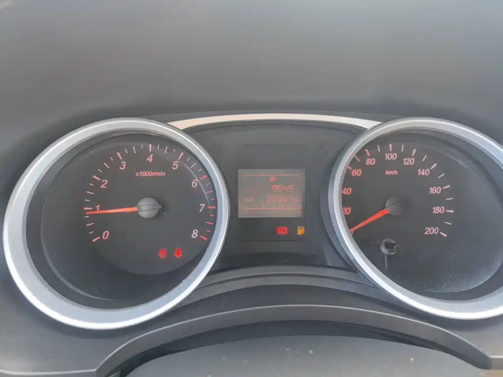 Wuling Hongguang — миниатюра 12