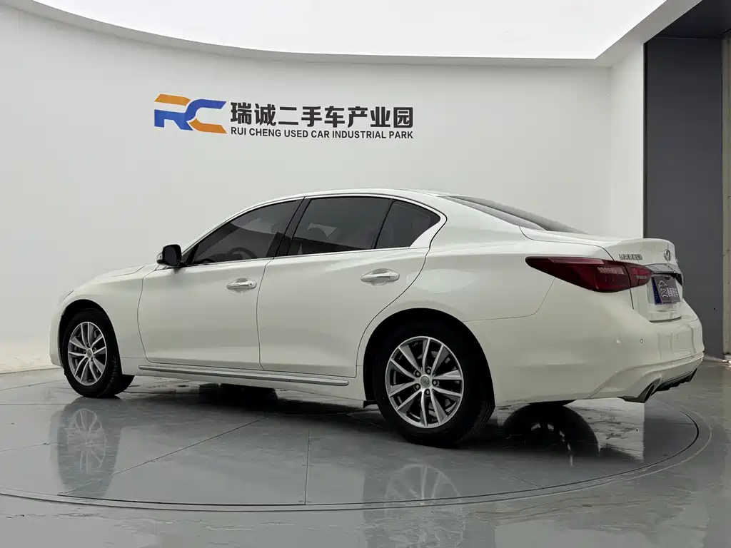 Infiniti Q50L — миниатюра 6