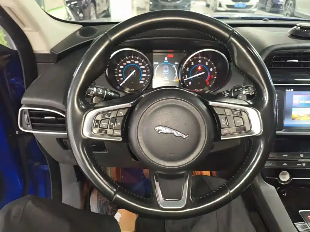 Jaguar F-PACE — миниатюра 11