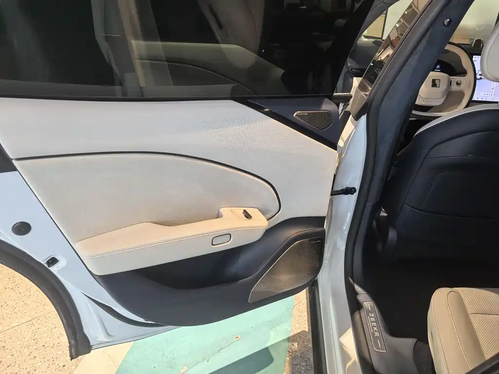 Zeekr 007 2024 75kWh