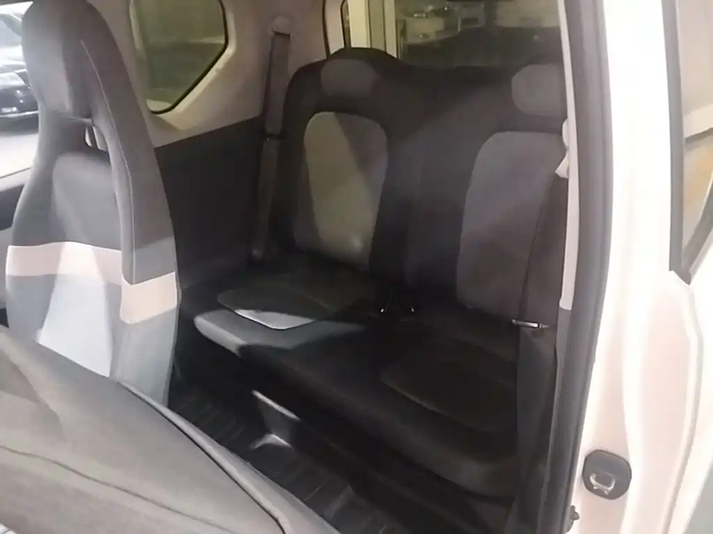 Wuling MINIEV — миниатюра 17