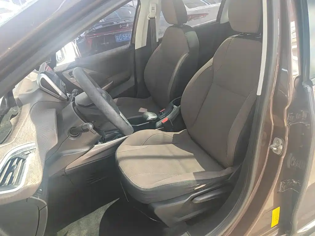 Peugeot 2008 — миниатюра 15