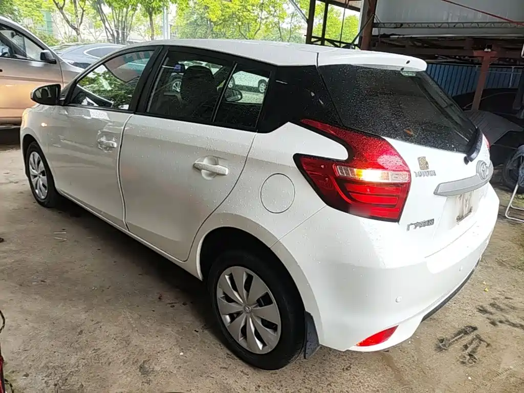 Toyota Yaris L — миниатюра 5