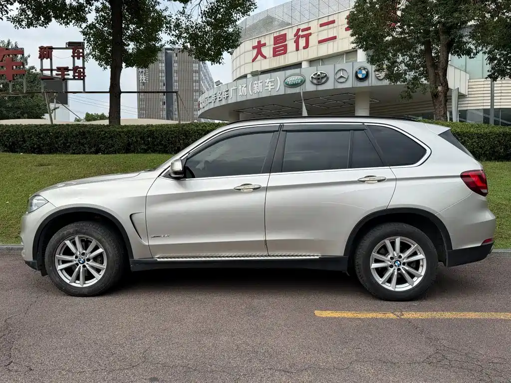BMW X5 (Import) — миниатюра 3