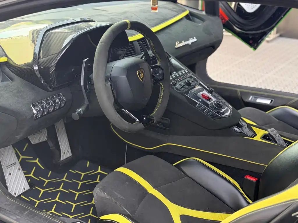 Lamborghini Aventador — миниатюра 7