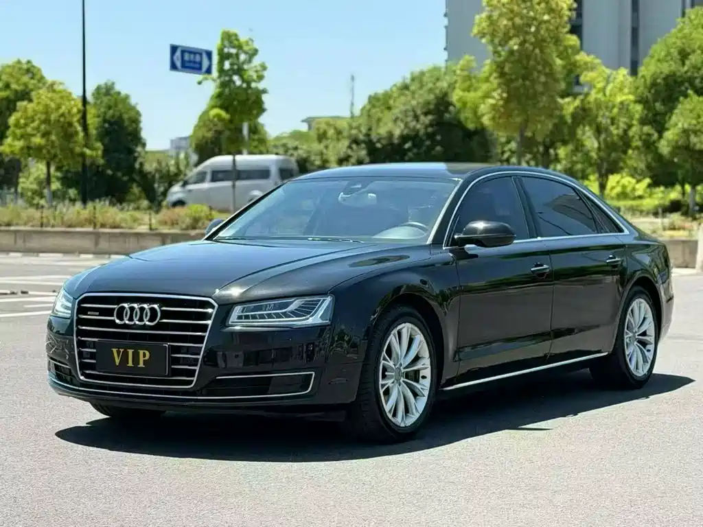Купить Audi A8