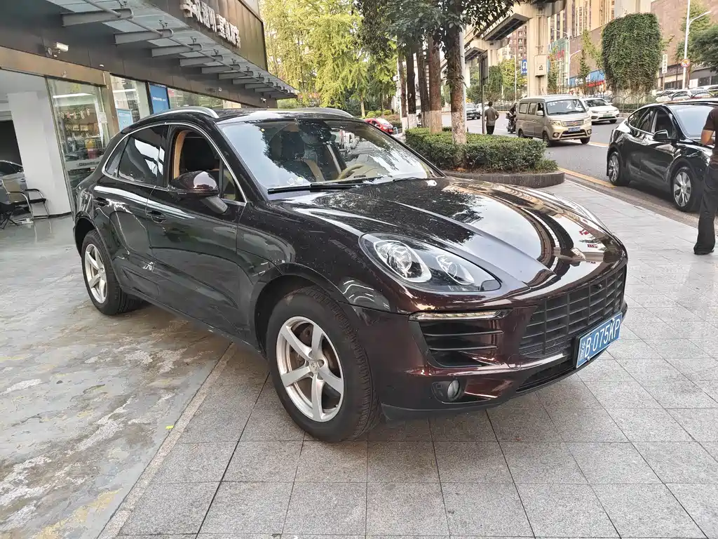 Porsche Macan — миниатюра 2