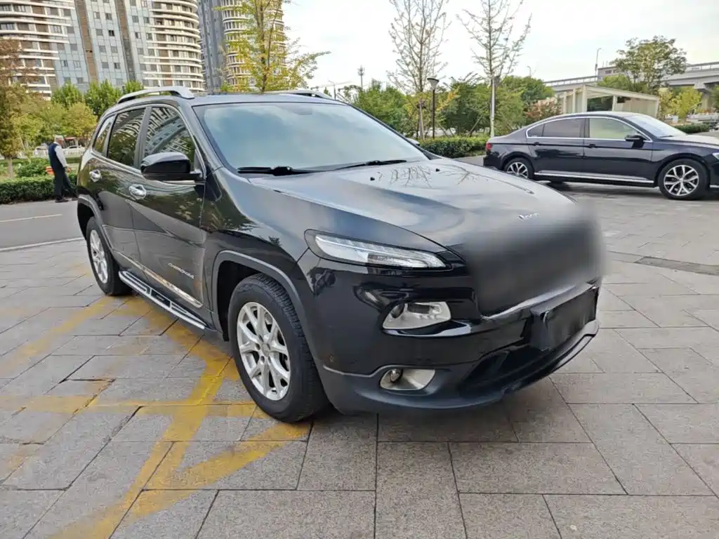 Jeep Cherokee — миниатюра 4