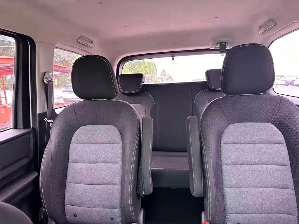 Wuling Hongguang PLUS 1.5T Manual Comfort Type 7 seats, фото 12