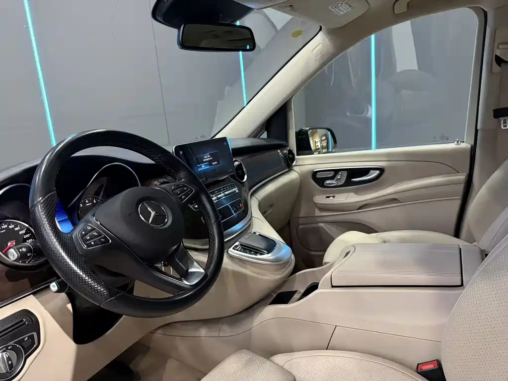 Mercedes-Benz V-Class — миниатюра 10