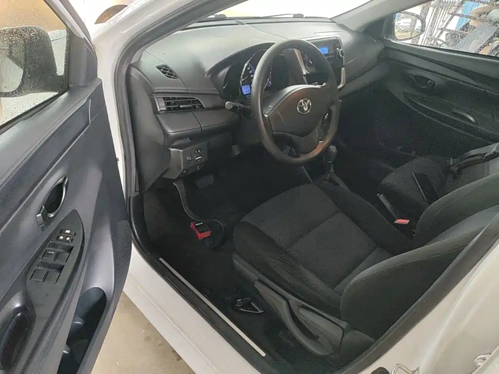 Toyota Yaris L — миниатюра 16
