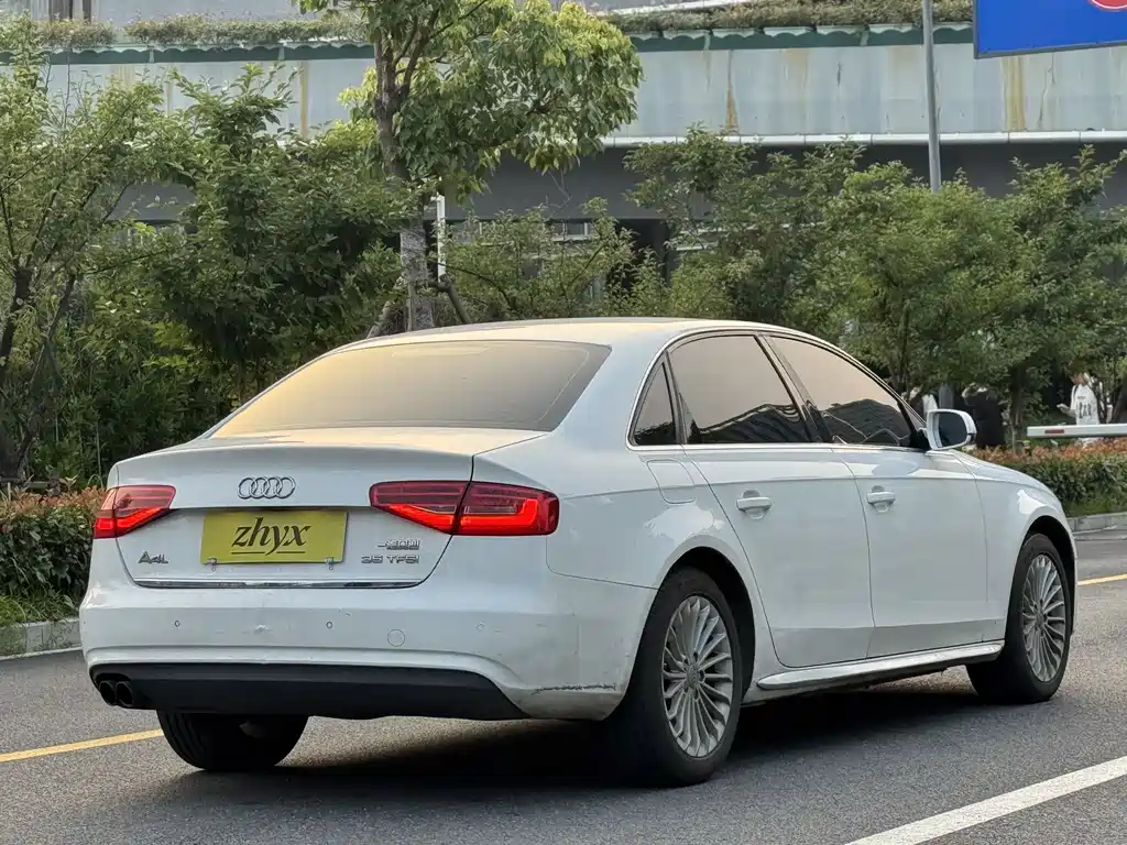 Audi A4L 2015 35 TFSI AT Comfort