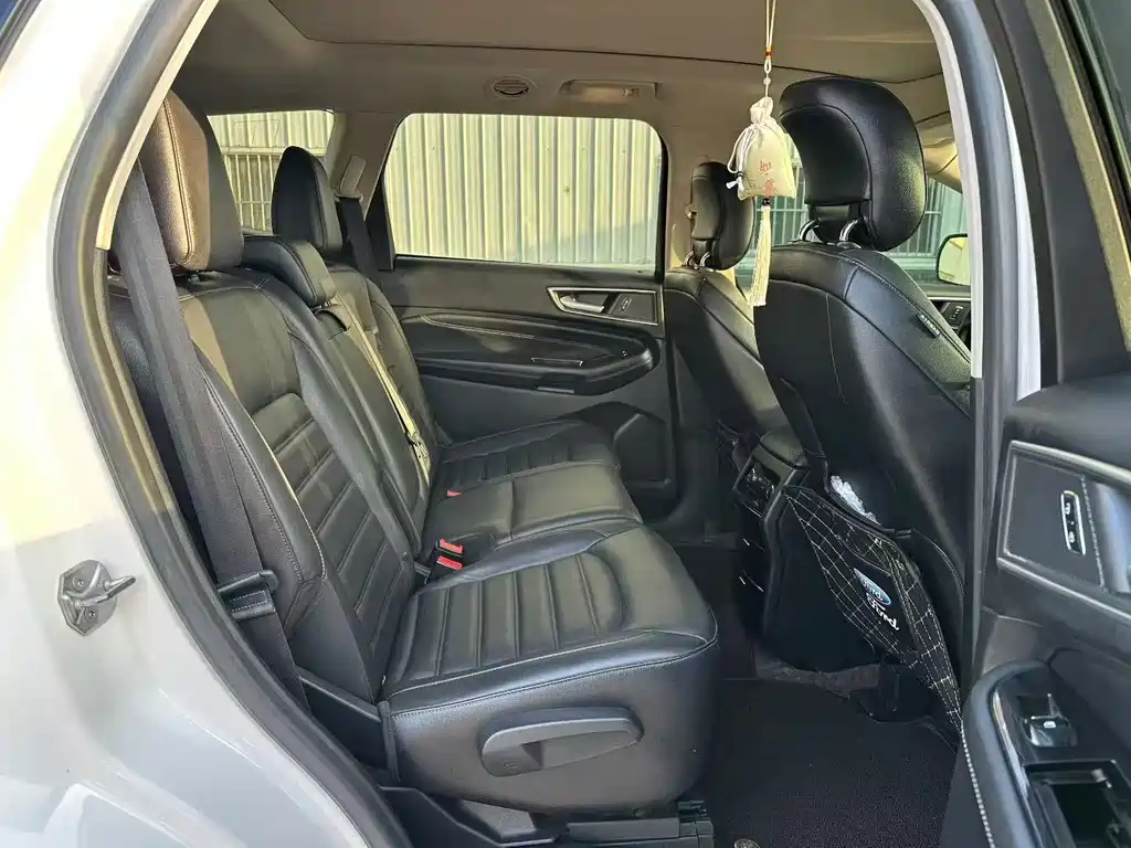 Ford Edge — миниатюра 9