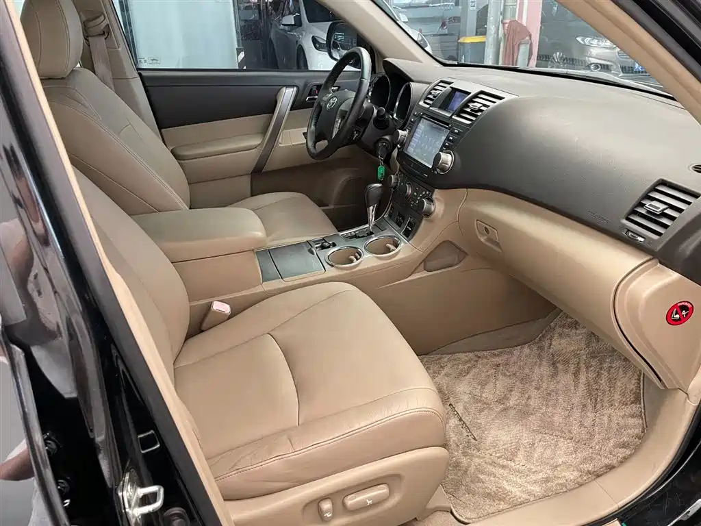 Toyota Highlander 2009 2.7L 5 мест Sport