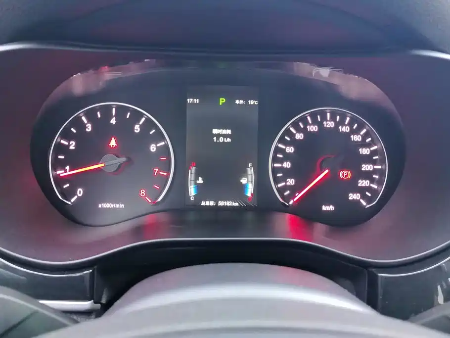 BYD MAX — миниатюра 14