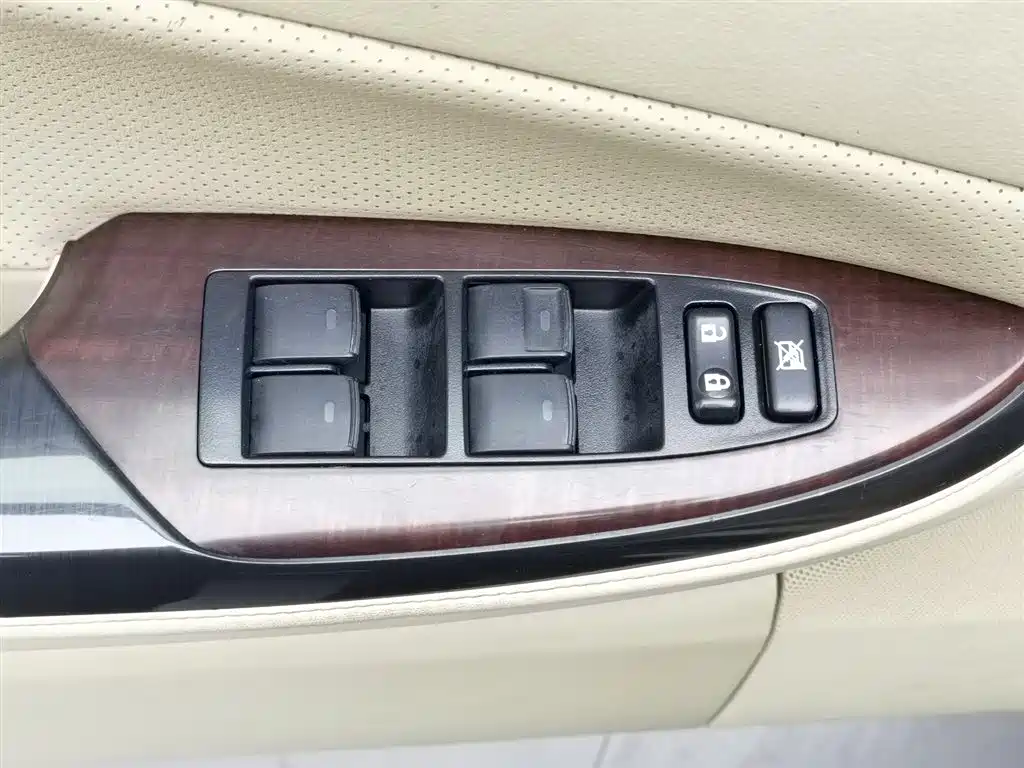 Toyota Crown 2010 2.5L Royal