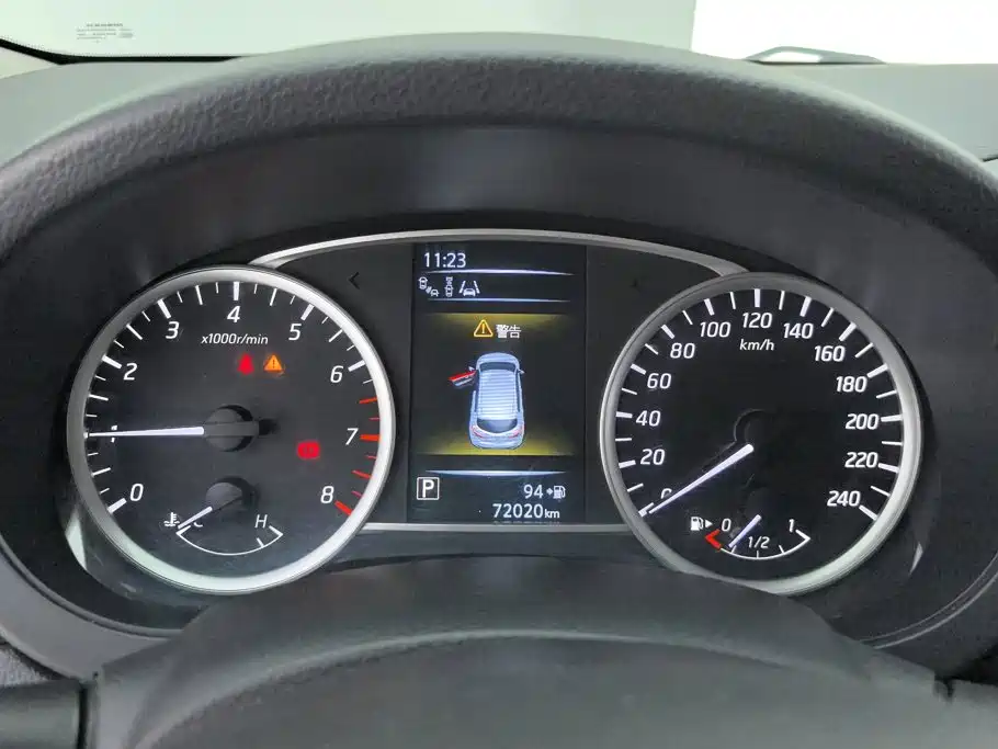 Nissan Tiida — миниатюра 14