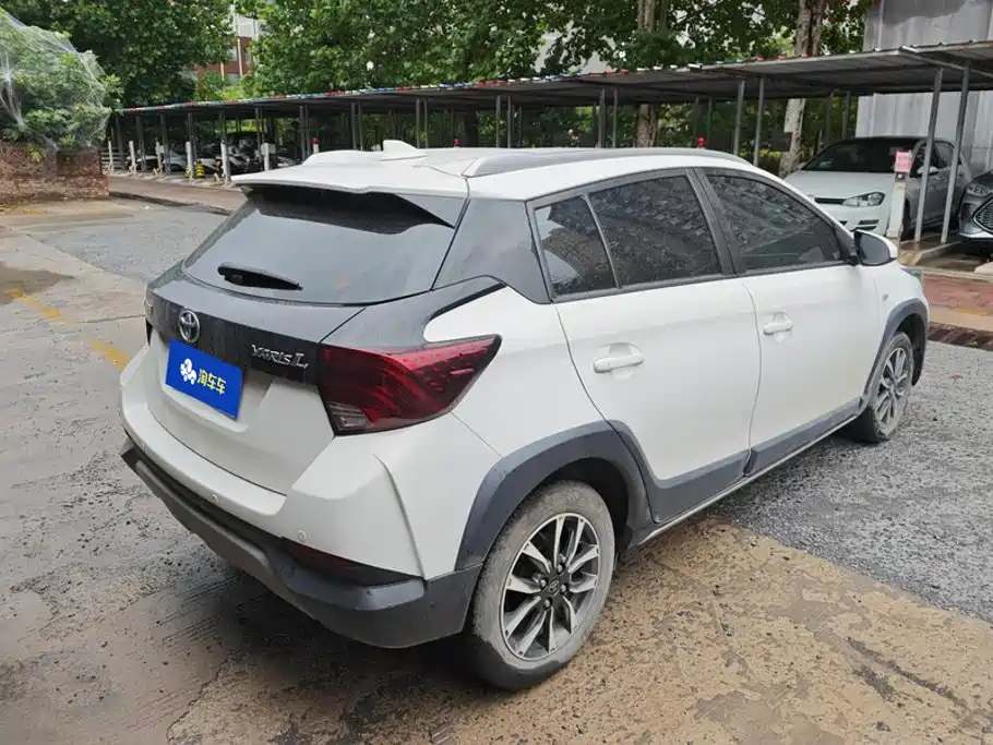Toyota Yaris L — миниатюра 3
