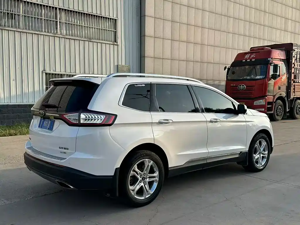 Ford Edge — миниатюра 6