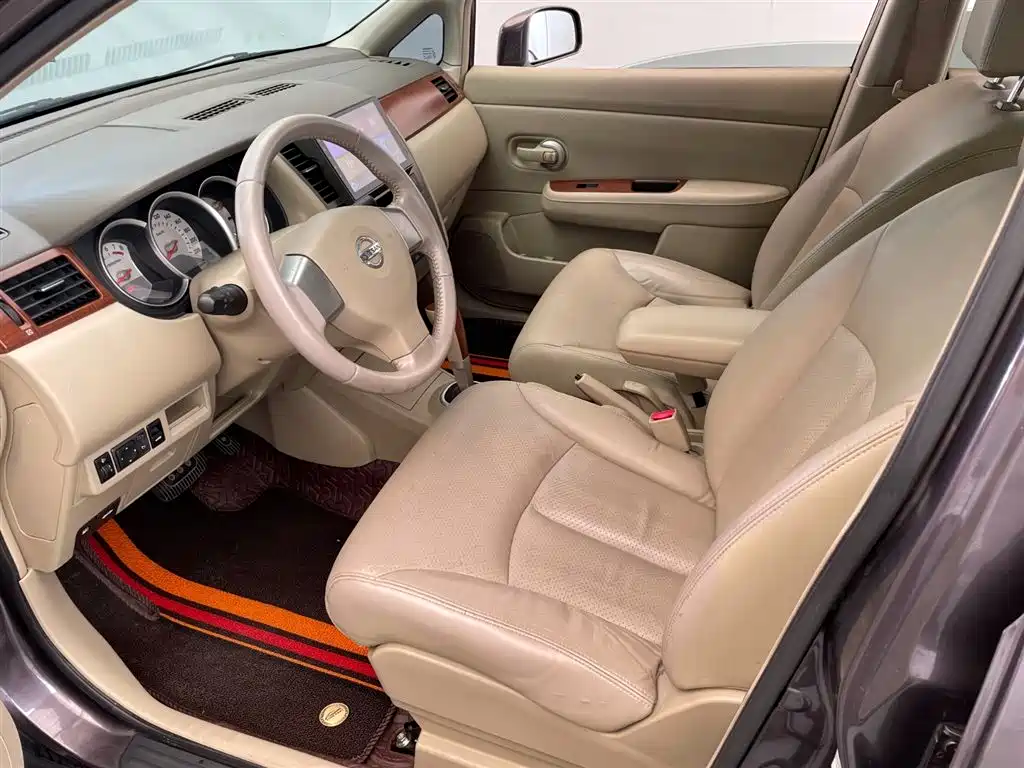 Nissan Tiida 2008 1.6L AT