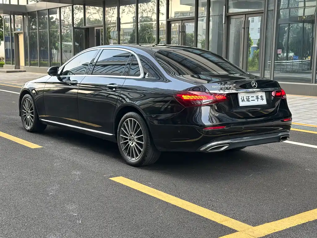 Mercedes-Benz E-Class — миниатюра 4