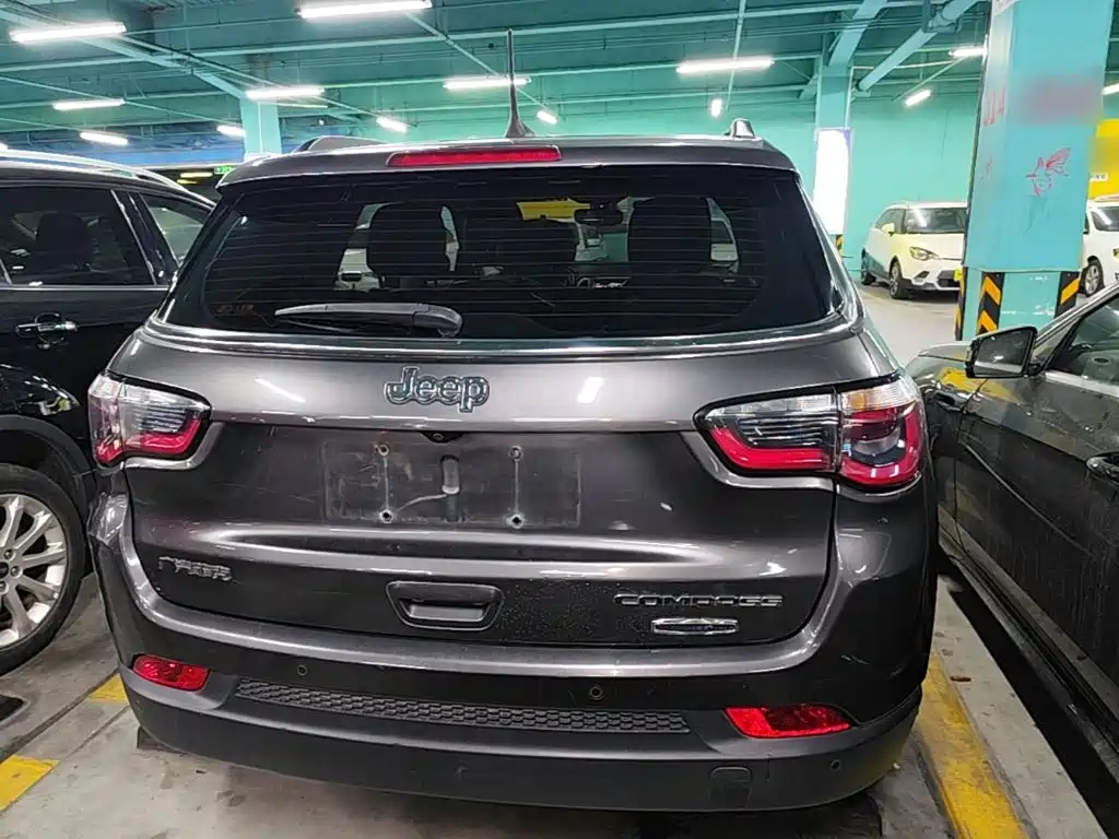 Jeep Compass — миниатюра 6