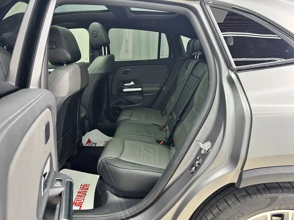 Mercedes-Benz GLA AMG — миниатюра 8