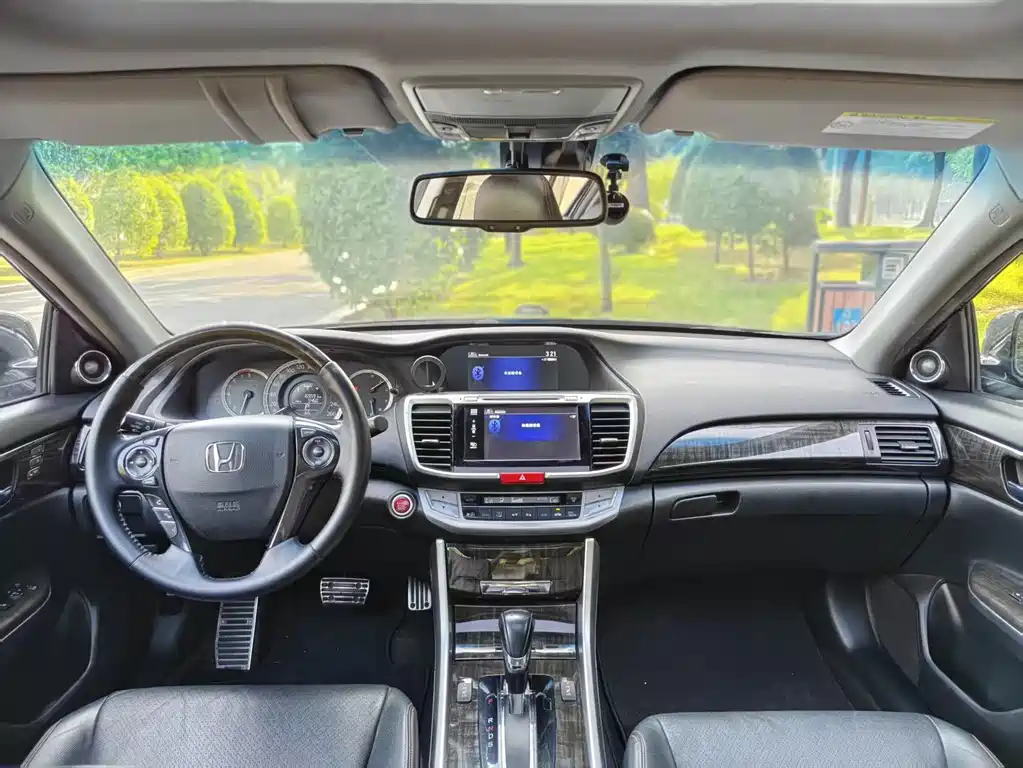 Honda Accord — миниатюра 16