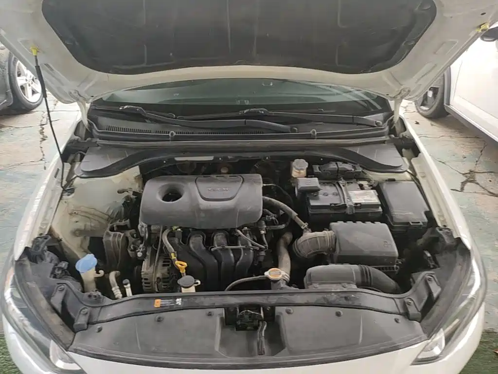 Hyundai Elantra — миниатюра 20
