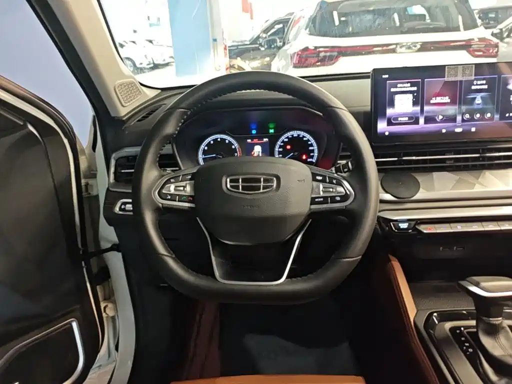 Geely Vision X6 — миниатюра 11