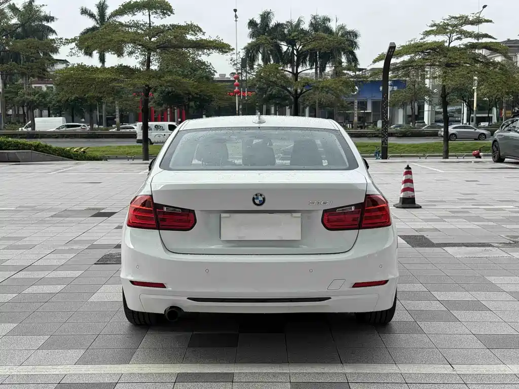 BMW 3 Series — миниатюра 3