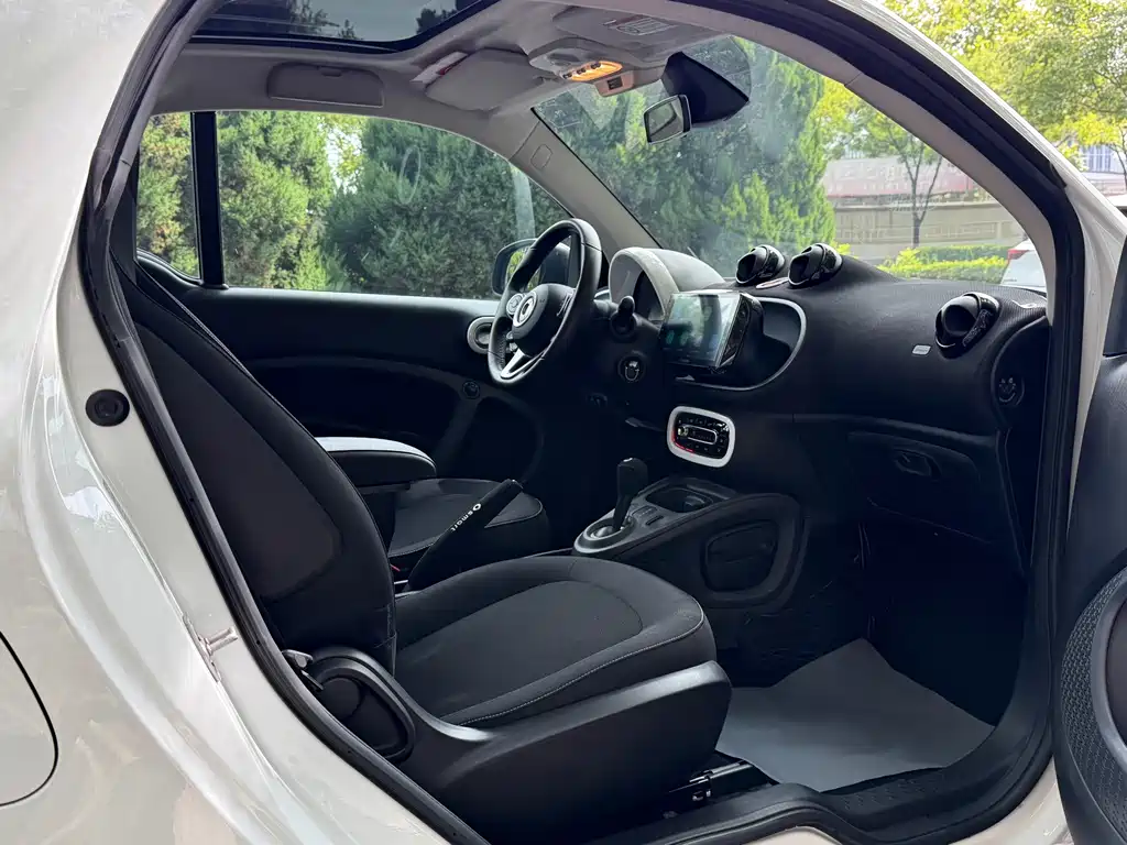 smart Smart Fortwo — миниатюра 8