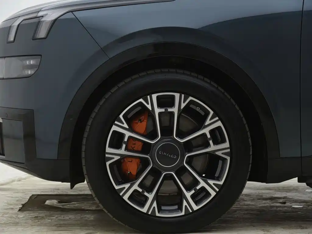 Lynk & Co Рука 900. — миниатюра 20