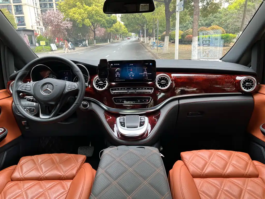 Mercedes-Benz V-Class V 2022 V 260 L Luxury