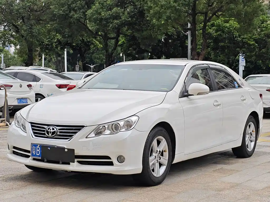 Toyota Reiz