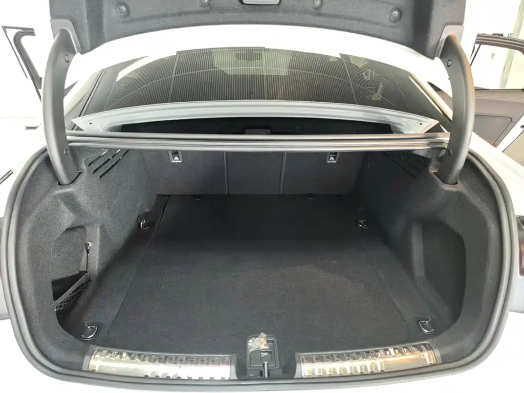 Audi A5L — миниатюра 15