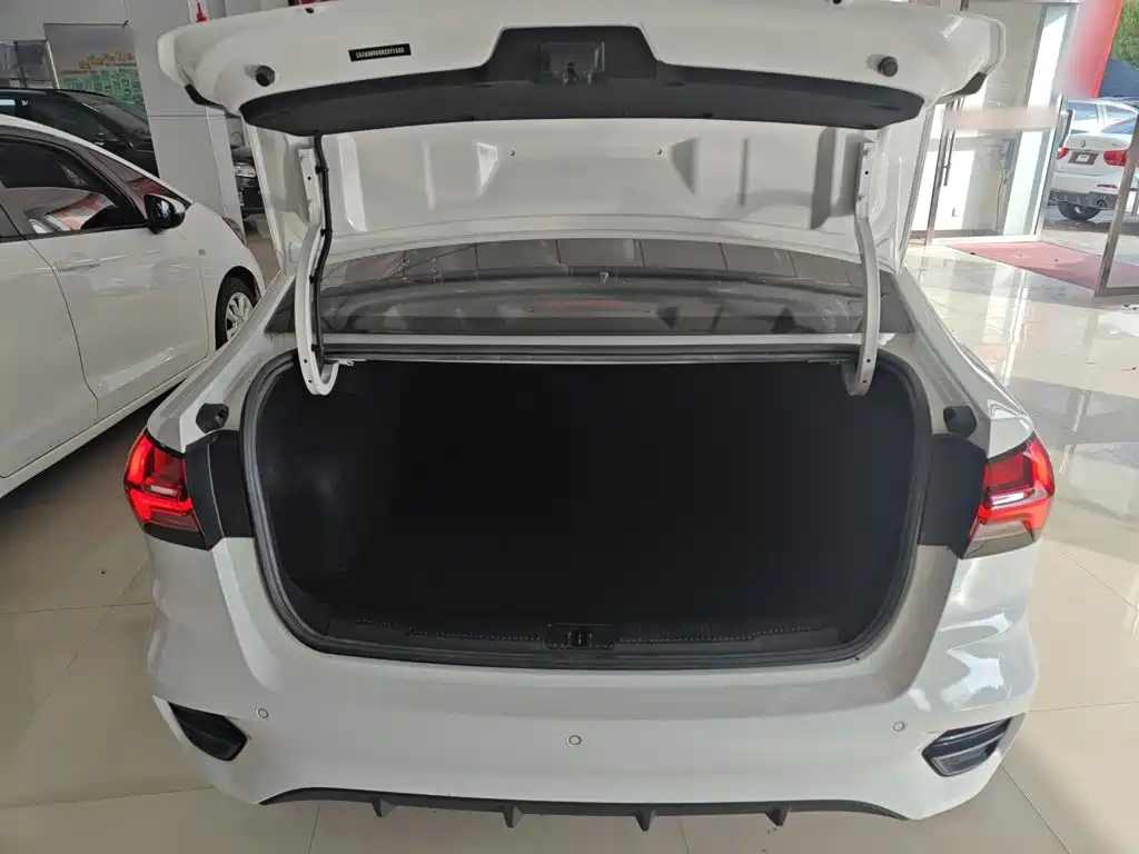 Roewe i5 — миниатюра 15