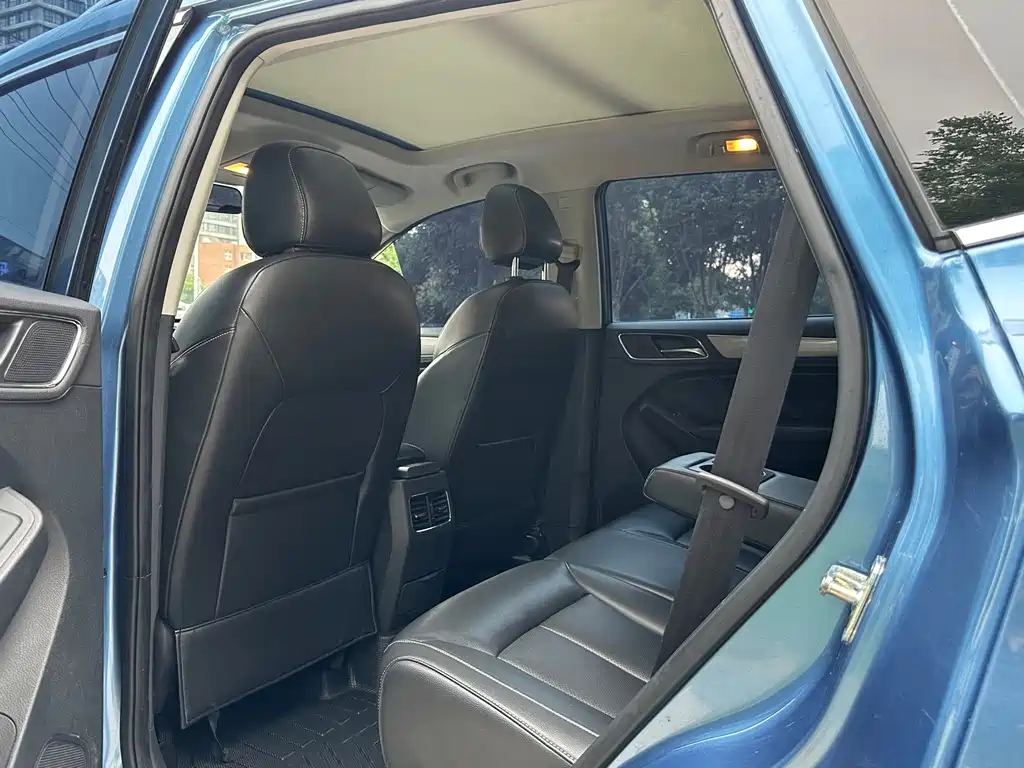 Roewe RX5 — миниатюра 7