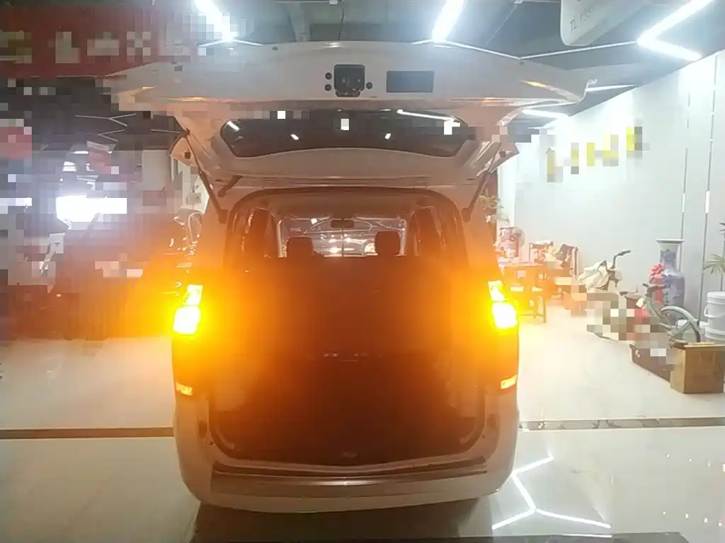 Wuling Hongguang — миниатюра 19