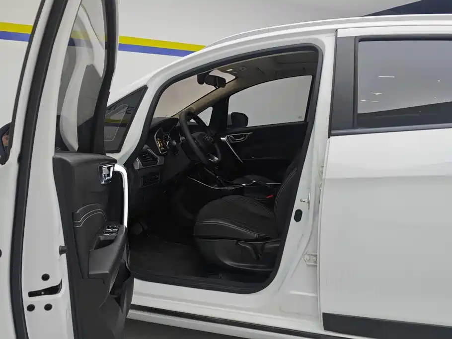 Geely Vision X3 — миниатюра 9