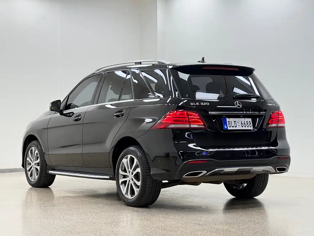 Mercedes-Benz GLE (Import) — миниатюра 28